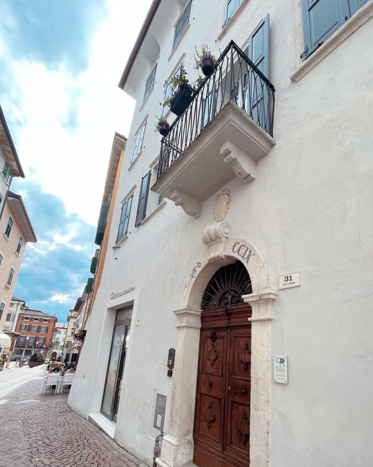 Palazzo Riccamboni Διαμέρισμα Ρίβα ντελ Γκάρντα Εξωτερικό φωτογραφία